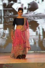 Lucky Morani at Manish malhotra show for save n empower the girl child cause by lilavati hospital in Mumbai on 5th Feb 2014